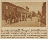 873201 Afbeelding van een stoet koetsen met kinderen van de buurtvereniging Het Zuidernet uit de Amaliastraat te ...